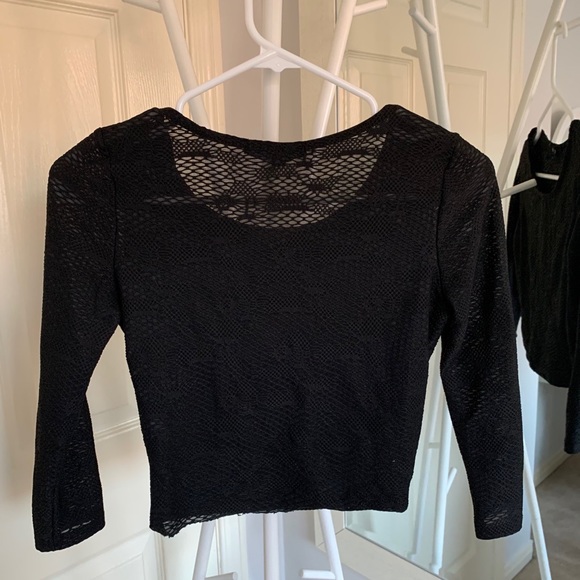 Black Long Sleep Crop Top - Picture 2 of 2